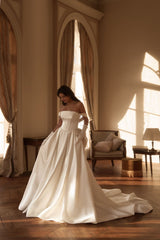 ROCHIE DE MIREASA HEMINA